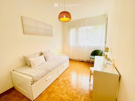 Bel appartement 4.5 pièces meublé avec vue les montagnes - Photo 2