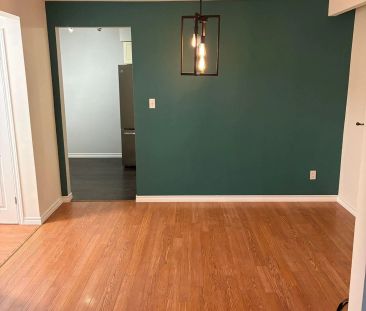 452 Elizabeth Street #Upper - Photo 3