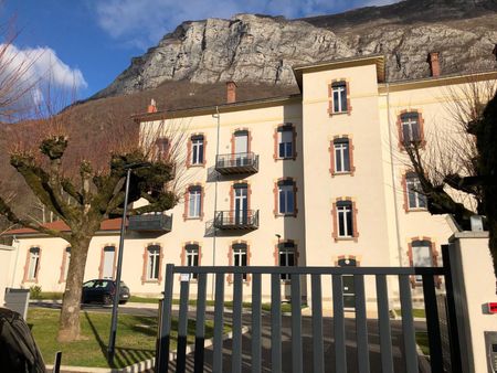 Location Appartement 2 pièces 46m² ST EGREVE 38120 - Photo 3