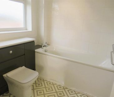 2 bedroom maisonette to rent - Photo 6