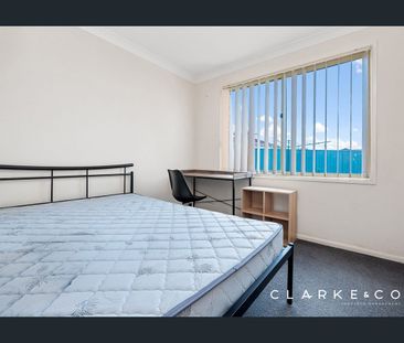 GREAT LOCATION FAMILY HOME! - Photo 1