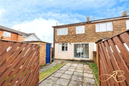 3 Bedroom End Of Terrace - Photo 2