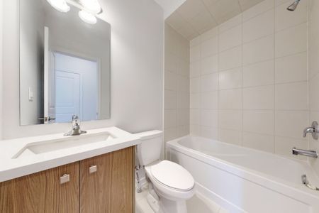 For Lease - 5911 Saigon Street, Mississauga, Ontario - Photo 2