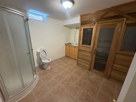 For Lease - 71 holly dr Drive, Richmond Hill, Ontario - Photo 3