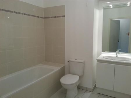 Location Appartement 1 pièce 29m² ST HERBLAIN 44800 - Photo 3