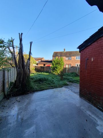 3 Bed Semi-Detached House, Delside Avenue, M40 - Photo 4