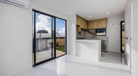 Spacious 4 Bed + Study 3 Baths Garage Pr... - Photo 2