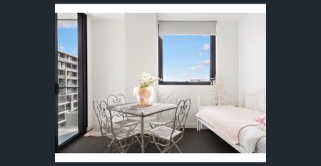 BEACHSIDE LIVING WITH BALCONY AND DUCTED AIR-CONDITIONING - Photo 2