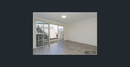 Townhouse with Exceptional Proportions - Photo 4