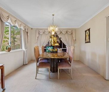 Spacious Family Home in Prime Mount Gravatt East Location! - Photo 4