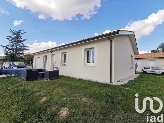 Maison 4 pièces de 88 m² à Savignac-de-l'Isle (33910) - Photo 1