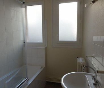 Location Appartement 4 pièces 90m² LE CREUSOT 71200 - Photo 4