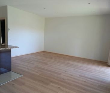 THREE BEDROOM TOWNHOUSE - Photo 2