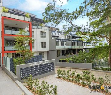 Sophisticated First-Floor Two-Bedroom Apartment in Prime Turramurra... - Photo 2