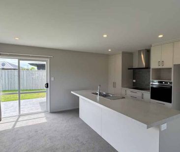 The Lincoln Lifestyle - Photo 2