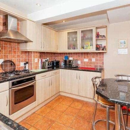Elliman Avenue, Slough, SL2 - Photo 1