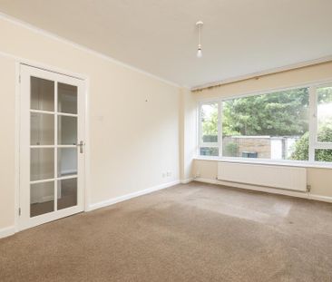 2 bedroom ground floor flat to rent - Photo 1