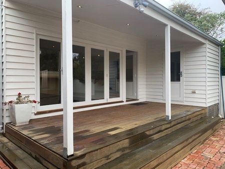 9 Irymple Avenue, Glen Iris - Photo 5