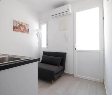 Calle de Santoña, Madrid, Community of Madrid 28026 - Photo 6