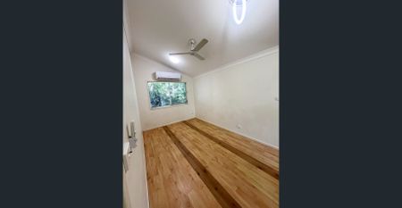 Charming 3 Bedroom Rental House with Ample Parking in Raceview! Book Your Viewing Today! - Photo 4