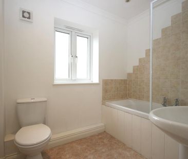 3 bedroom detached house to rent - Photo 6
