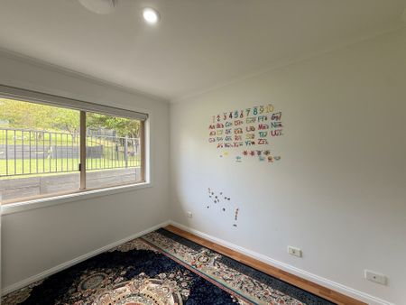 4 Blackwood Drive, Hampton Park VIC - Photo 5