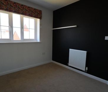 4 bedroom detached house to rent - Photo 4