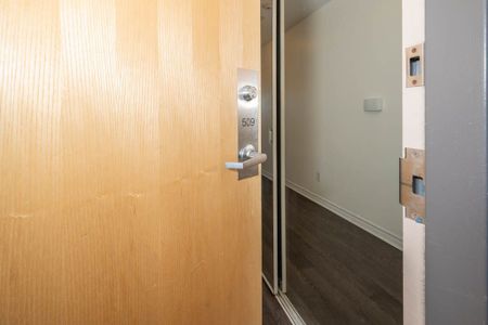 For Lease - 3865 Lake Shore Boulevard Unit# 509, Toronto, Ontario - Photo 2