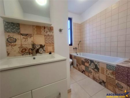 Casa si pentru cazare muncitori in zona parcului industrial - Photo 4