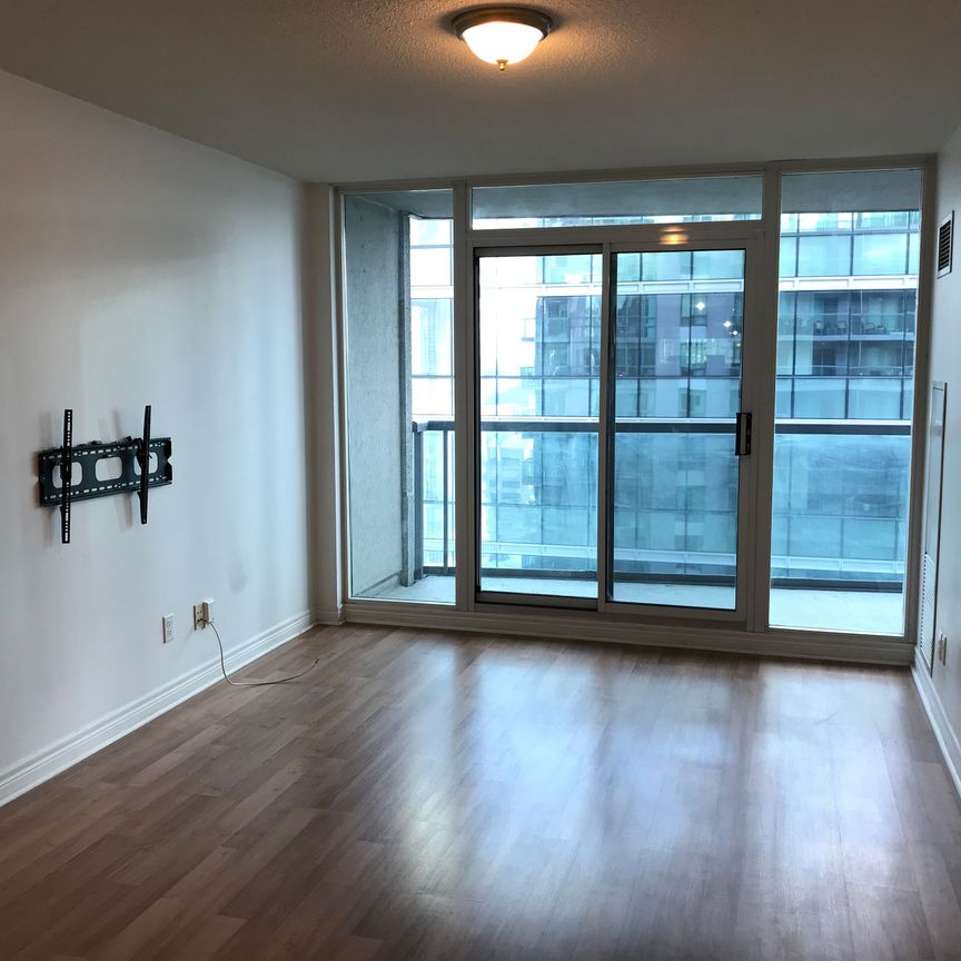 For Lease - 30 Grand Trunk Crescent Unit# 3607, Toronto, Ontario - Photo 1