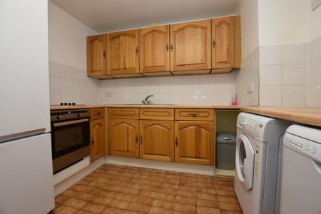 2 bedroom flat to rent - Photo 3