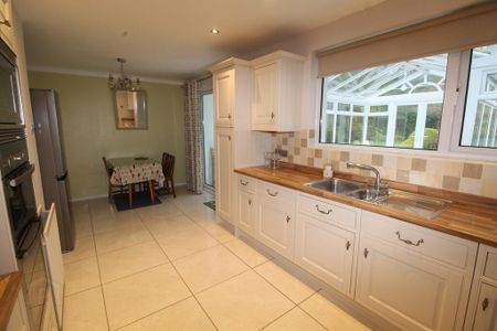 6 Lenamore Park, Newtownabbey, BT37 0PD - Photo 4