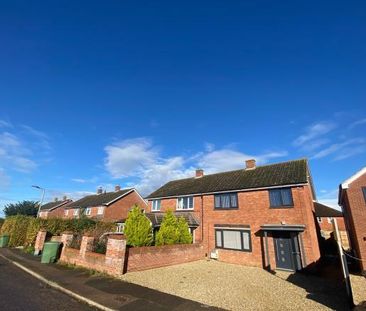 3 bedroom semi-detached house to rent - Photo 2