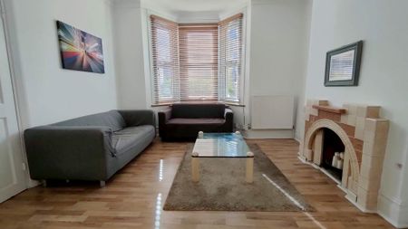 3 bedroom terraced house to rent - Photo 2