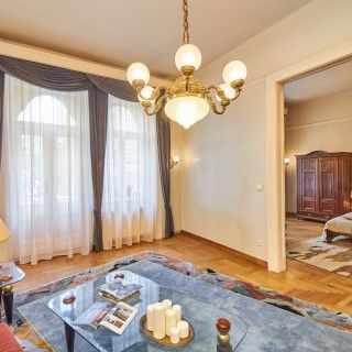 Révay utca - Photo 1