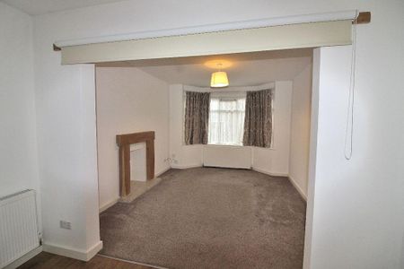 3 bedroom detached house to rent - Photo 3