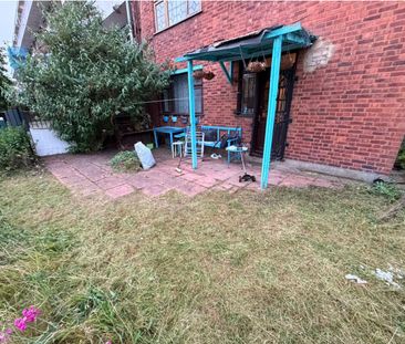 Room in a Shared House, Fellows Court, E2 - Photo 6