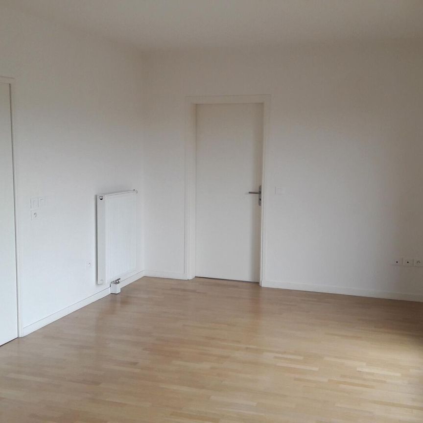 location Appartement T2 DE 51.11m² À LOGNES - Photo 1