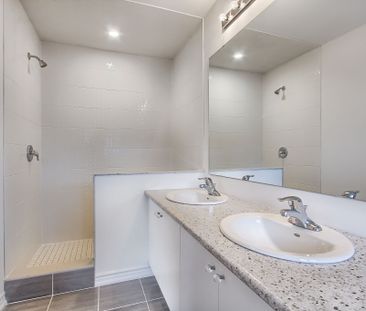 For Lease - 15 Durham Avenue, Barrie, Ontario - Photo 2