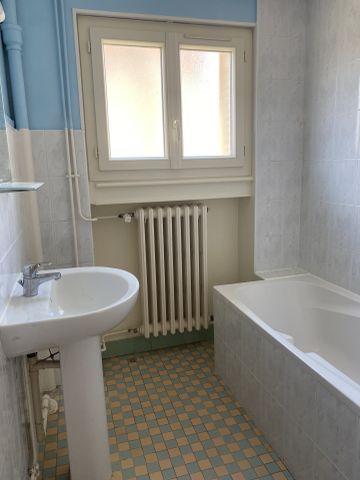 Location Appartement 3 pièces 65m² VICHY 03200 - Photo 4