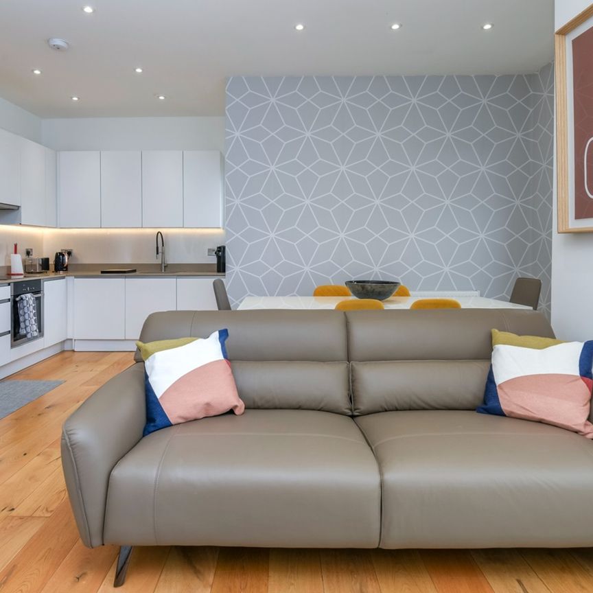 3 Bed Maisonette, Bow Lane, N12 - Photo 1