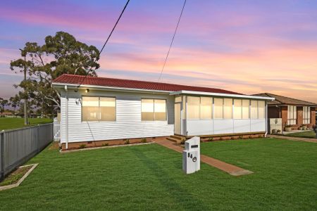 Charming Perry Oval Home - Photo 4