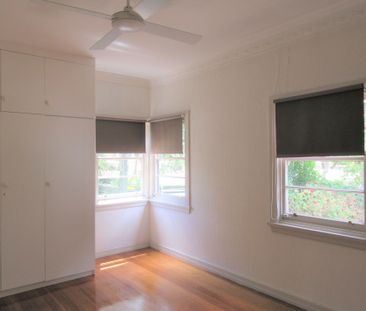 THREE BEDROOM WEATHERBOARD HOME IN MANIFOLD HEIGHTS - Photo 4