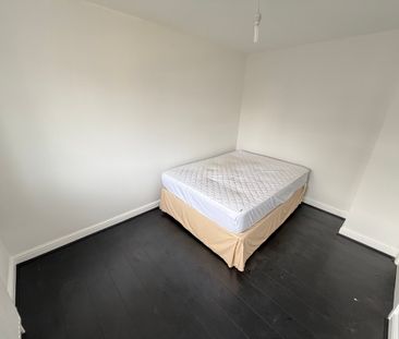 Clare Crescent, Woodcross, Wolverhampton - Photo 6