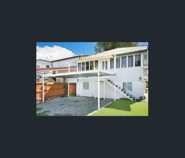 Charming Renovated Queenslander in Prime Location - Photo 5