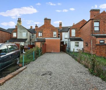 1 bedroom in a house share to rent - Photo 2