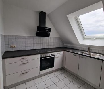 Schöne 3,5-Zimmer-Dachgeschosswohnung in zentraler Lage von Ammerbu... - Photo 4