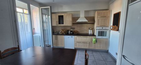 T3 Meublé de 85 m² avec balcon et loggia - secteur CORUM, - Photo 2