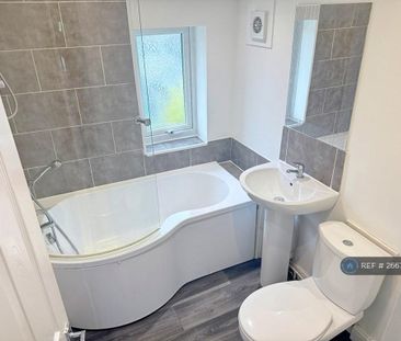 2 bedroom semi-detached house to rent - Photo 5