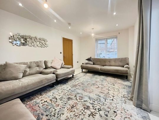 3 bedroom semi-detached house to rent - Photo 1